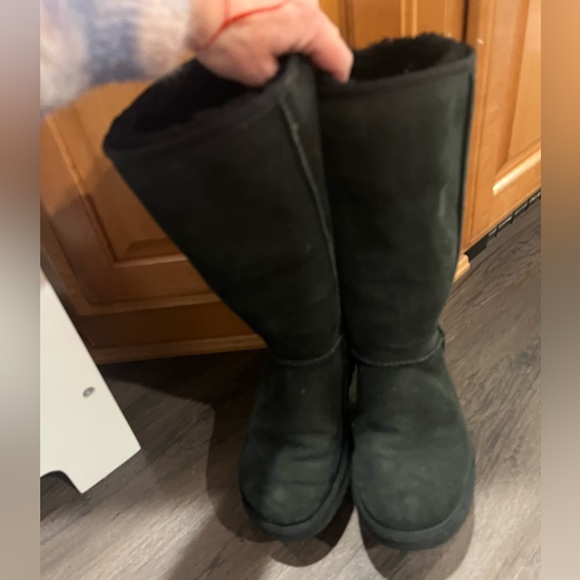 UGG boots - Picture 3 of 4